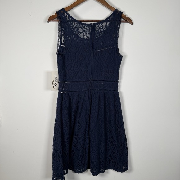 Junior Dress Trixxi Navy Lace Overlay Lined Sleeveless Size 11 NWT New - Picture 6 of 7